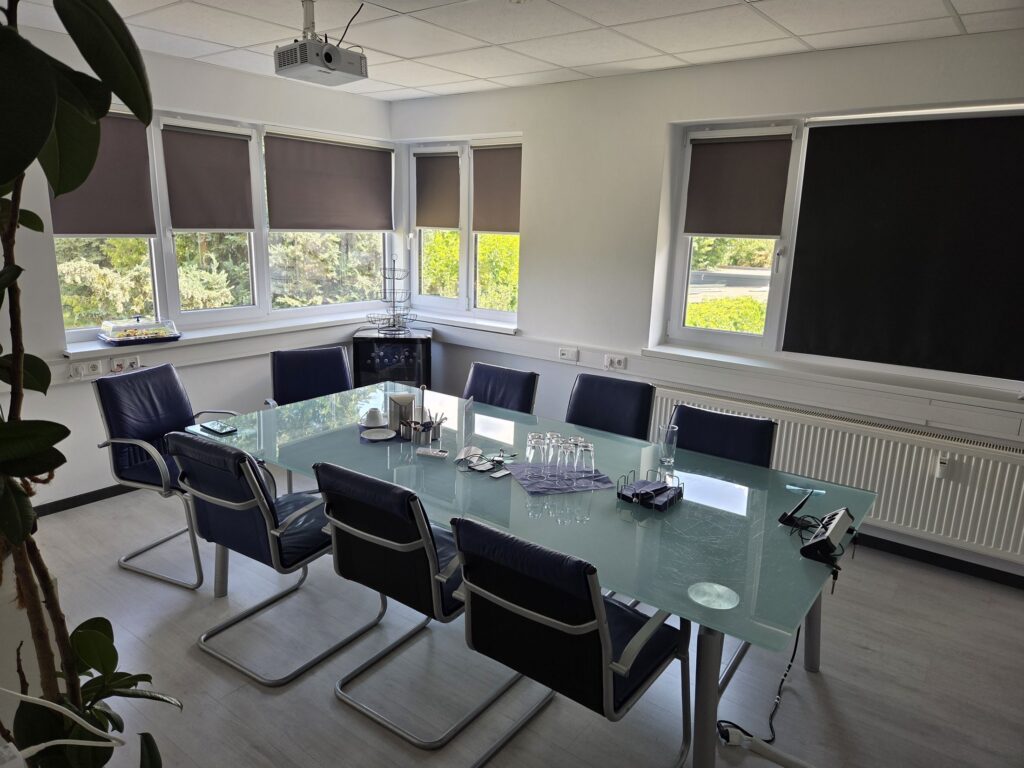 Besprechungsraum mit Fensterfront